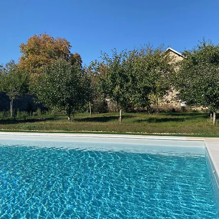 Chez Odette Erable Et Glycine Couette-café 3*