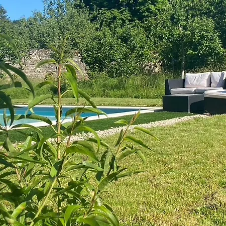 Chez Odette Erable Et Glycine