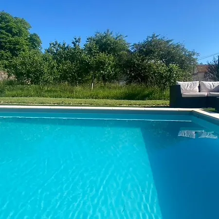 Chez Odette Erable Et Glycine Bed & Breakfast